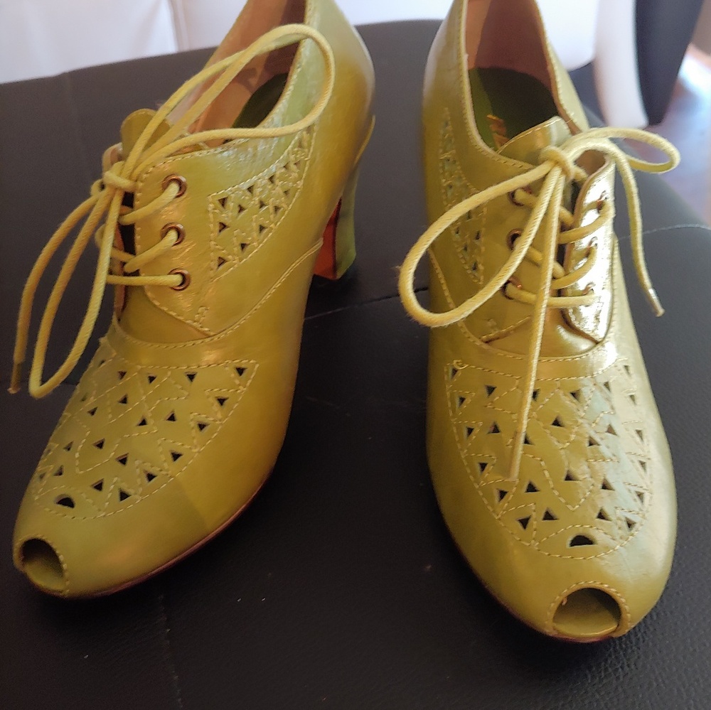 Re-Mix leather shoes 6.5